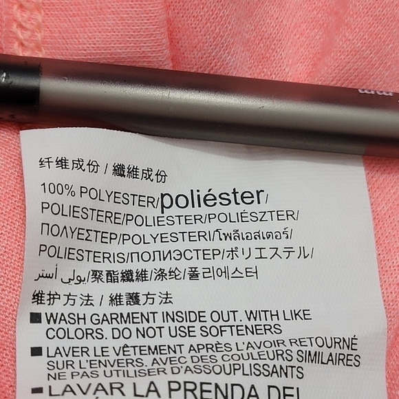 Pink Under Armour HEATGEAR Soft Lightweight  t-shirt Size M - Picture 7 of 7